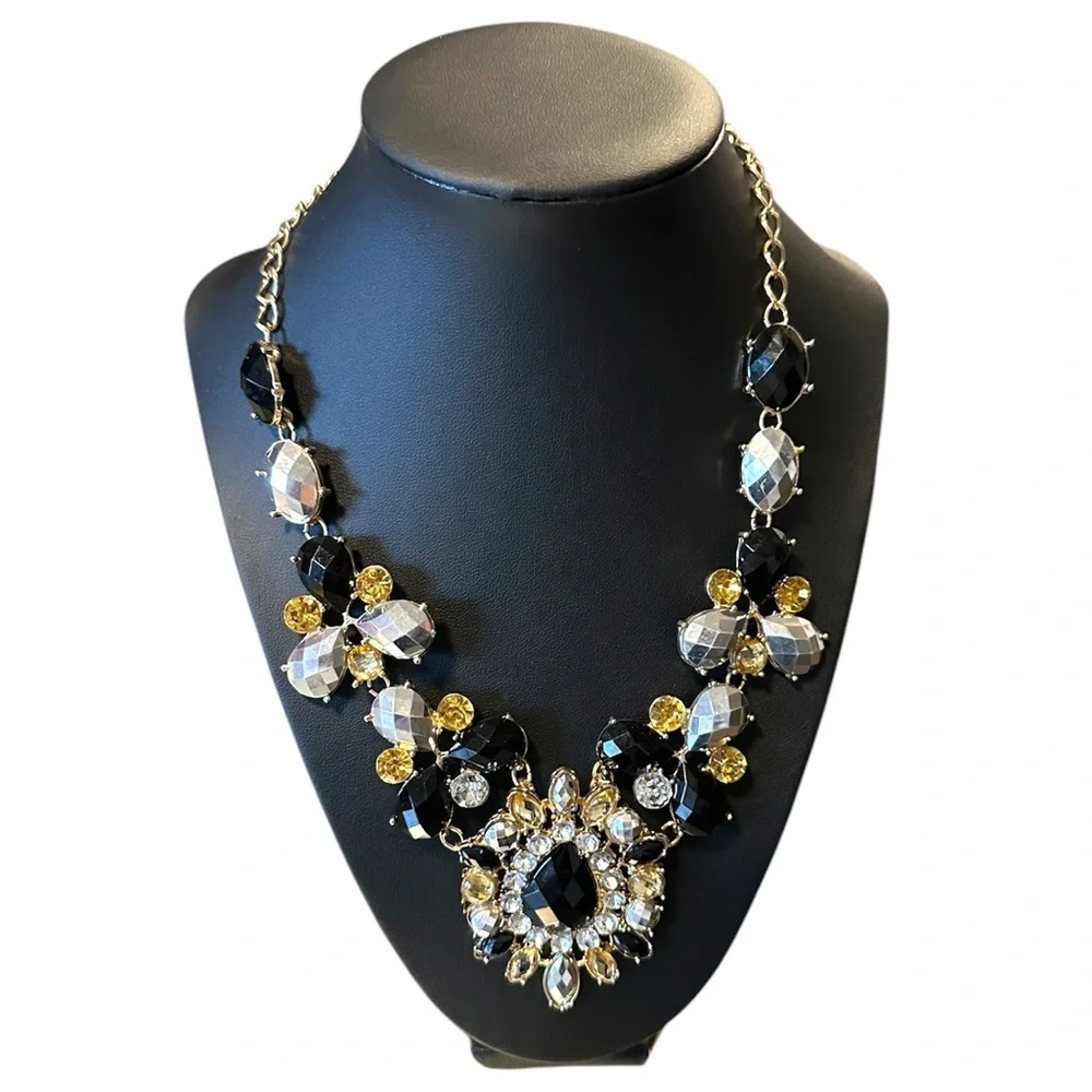 Elegant Black and Gold Statement Necklace